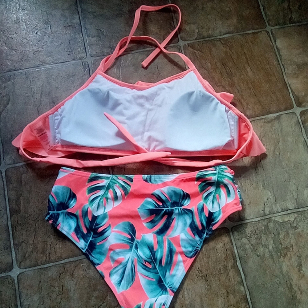NEW Ruffle Top 👙Bikini👙 - Picture 7 of 9